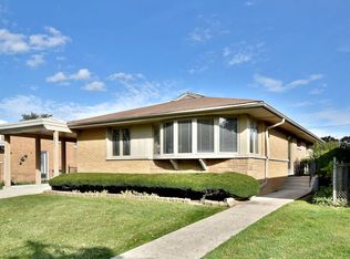 8607 N Oleander Ave, Niles, IL 60714