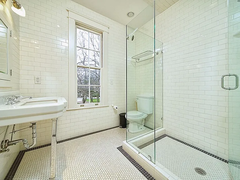3944 Woodlawn Dr — Photo 24