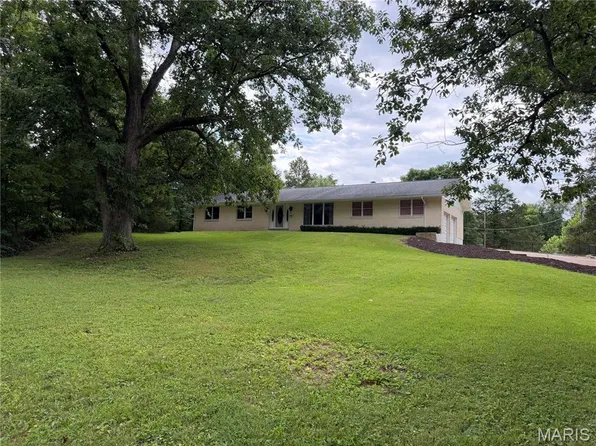 3964 Fountain City Rd, De Soto, MO 63020