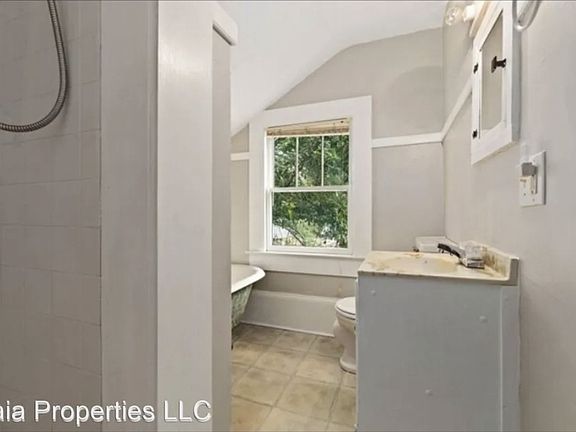 4th image of 166 Kenan St Unit C