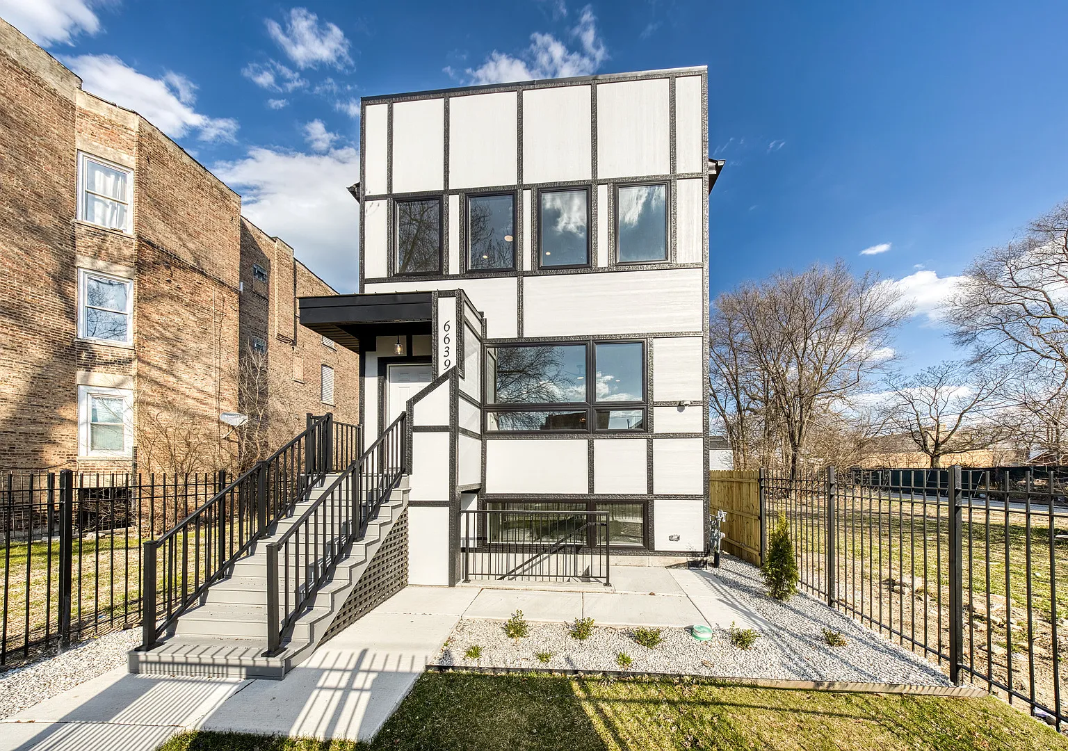 2 bed, $2,100 — Photo 1