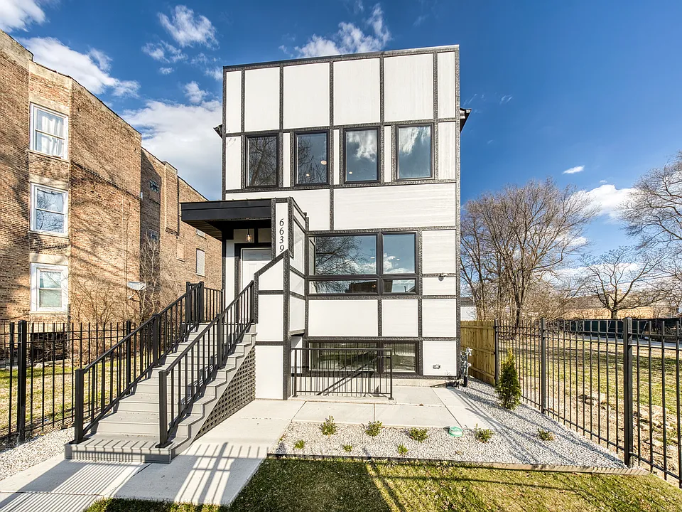 6639 S Langley Ave #1
