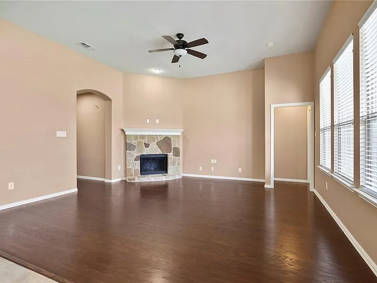 417 Hackberry Dr — Photo 23