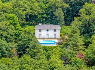 94 Cliff Road, Tuxedo Park, NY 10987