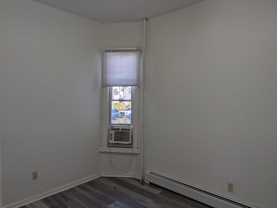 2nd image of 12 Park St