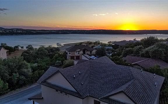 4th image of 735 Deckhouse Dr