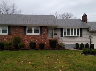 195 Washington Ave, Edison, NJ 08817