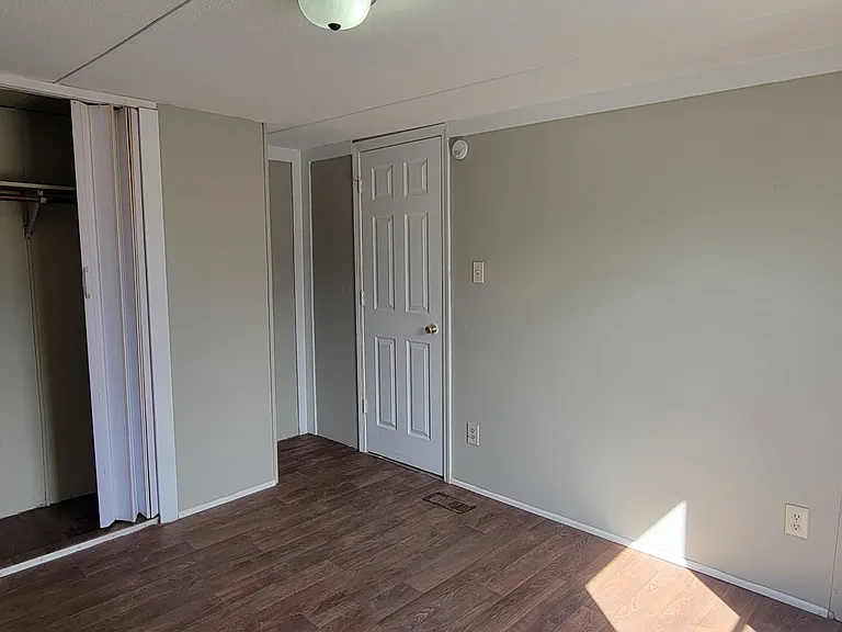 115 Linden Ln — Photo 8