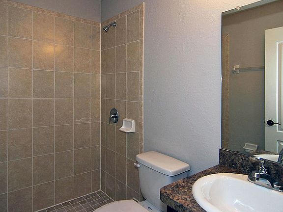4th image of 738 Barrister Dr