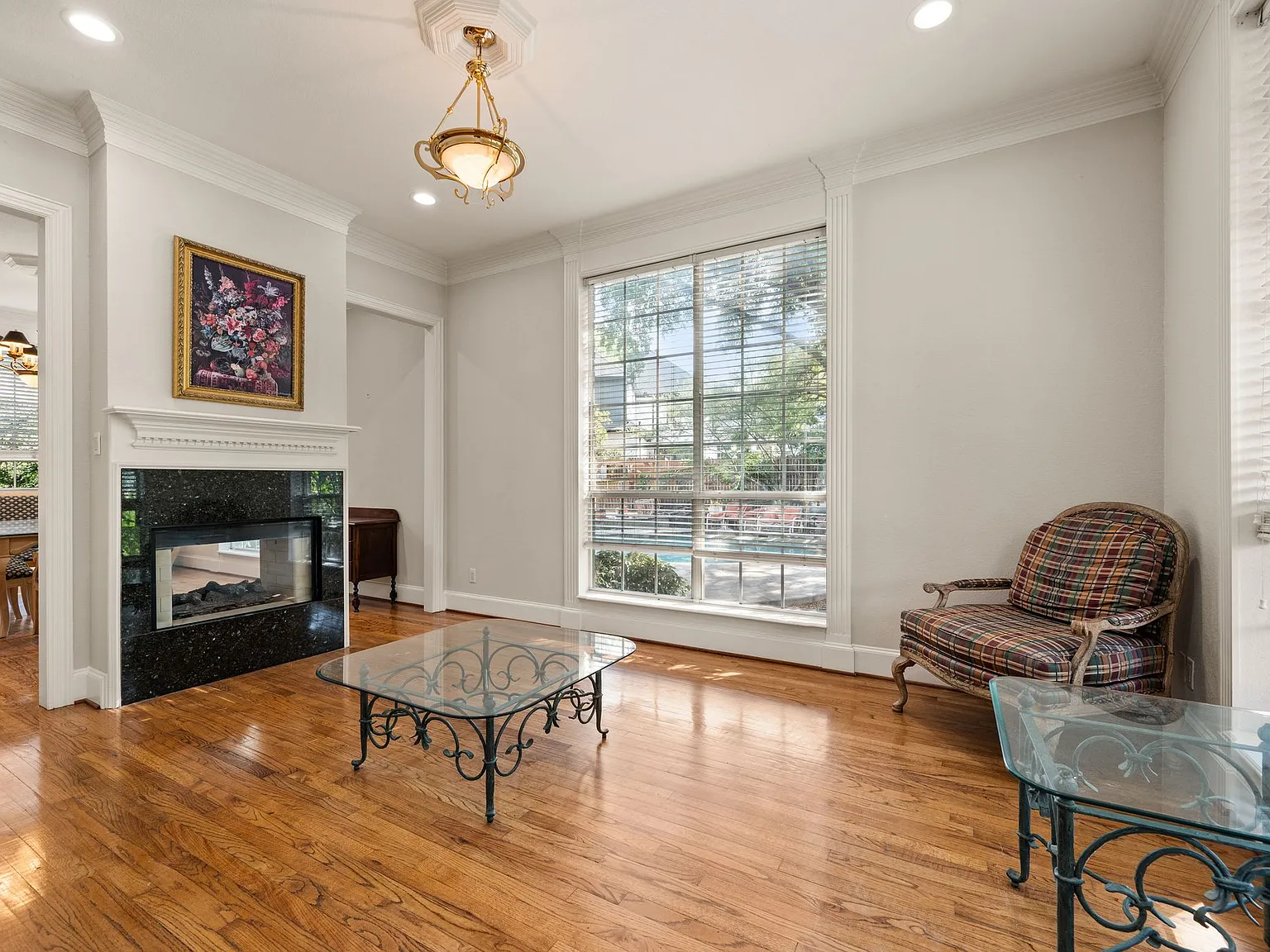 5 bed, 4.5 bath, 4863 sqft, $4,950 — Photo 4