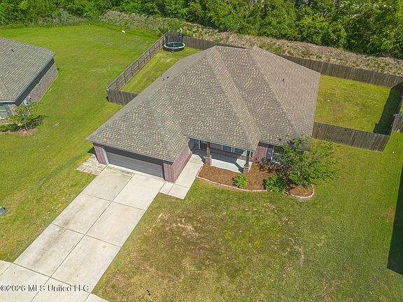 3rd image of 12832 Jackson Lee Dr