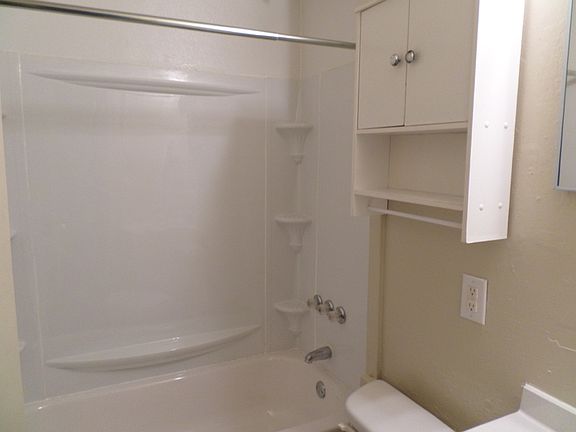 5th image of 3205 SW 18th St