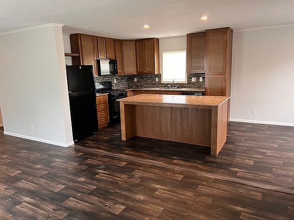 5th image of 250 SE Laurel St #1060