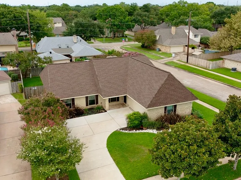 2931 Pasture Ln — Photo 37