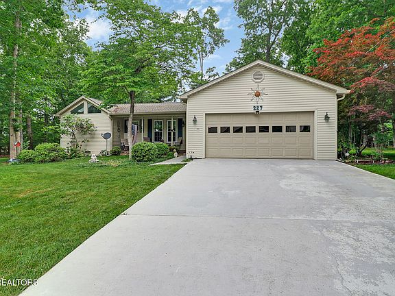 2nd image of 227 Lakeview Dr