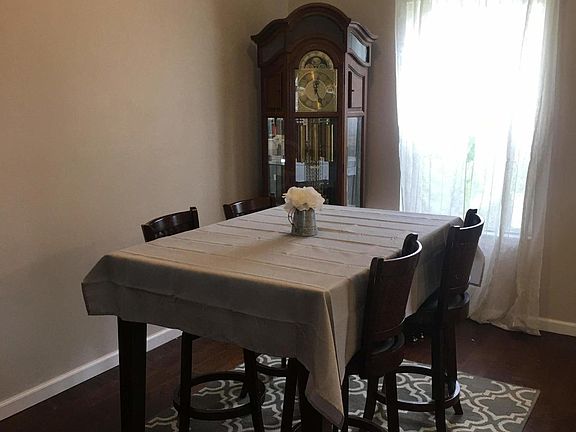 5th image of 5888 Winshire Dr
