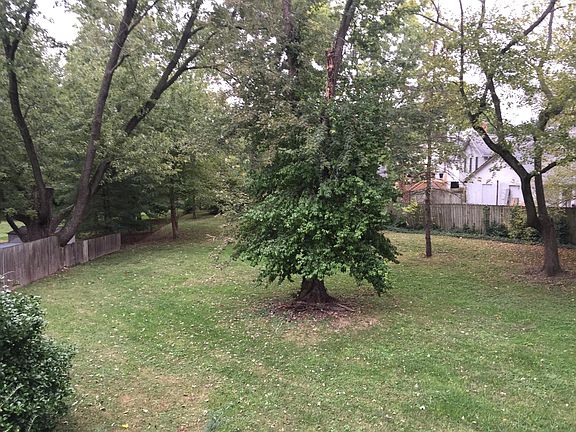 3rd image of 400 Venneman Ave