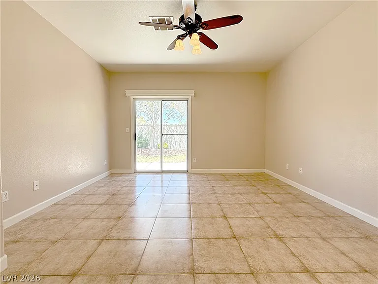 9824 Garamound Ave — Photo 16