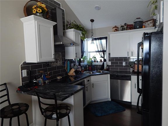 5th image of 327 N Morse Ave