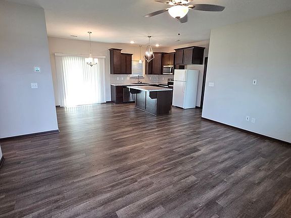 2nd image of 1553 N Aster Cir