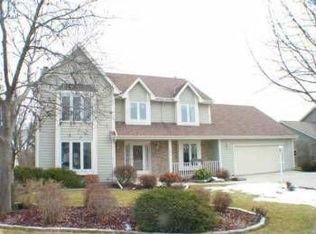 7724 S Willow Point Ct, Franklin, WI 53132