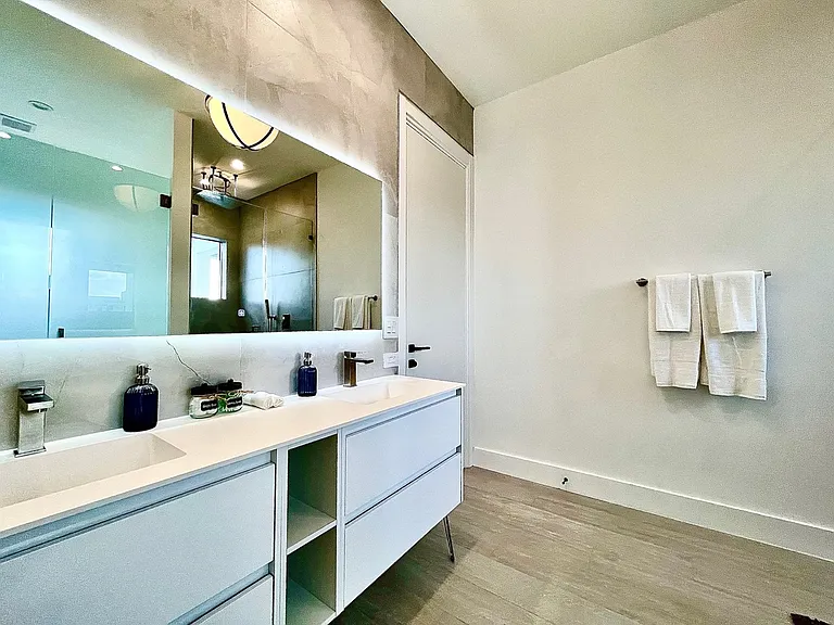 603 NE 16th Ave #A — Photo 7