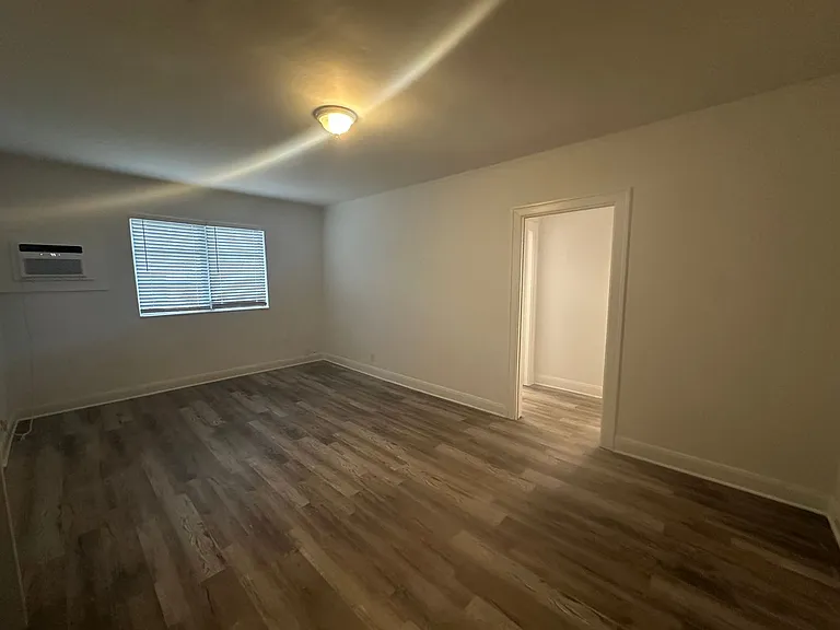 1556 Polk St — Photo 11