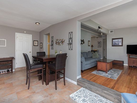 5th image of 3876 Winona Dr