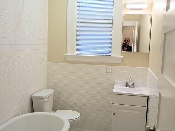 4th image of 230 Lily St