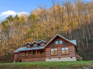 830 Sleepy Hollow Rd, Gatlinburg, TN 37738