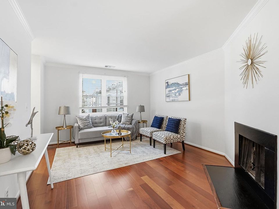 1st image of 4614 28th Rd S #B