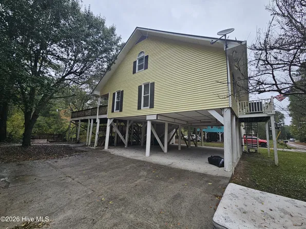 1125 River Bend Drive, Burgaw, NC 28425