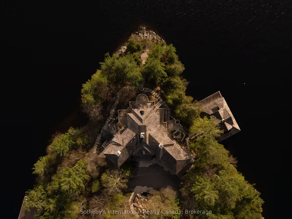 1250 Waldmere Rd, Bracebridge, ON P1L 1W8
