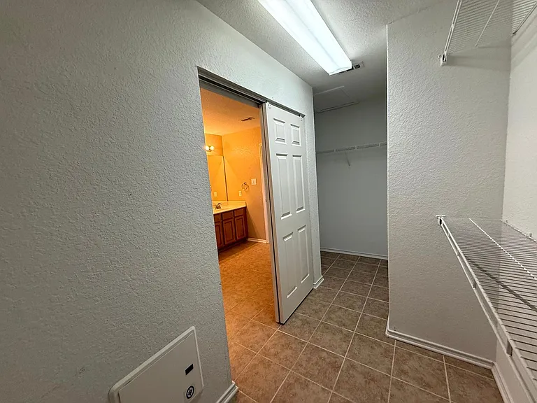 15523 Jane Grv — Photo 31