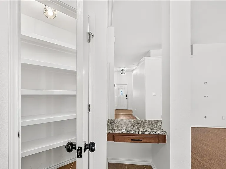 3810 Los Arroyos — Photo 7