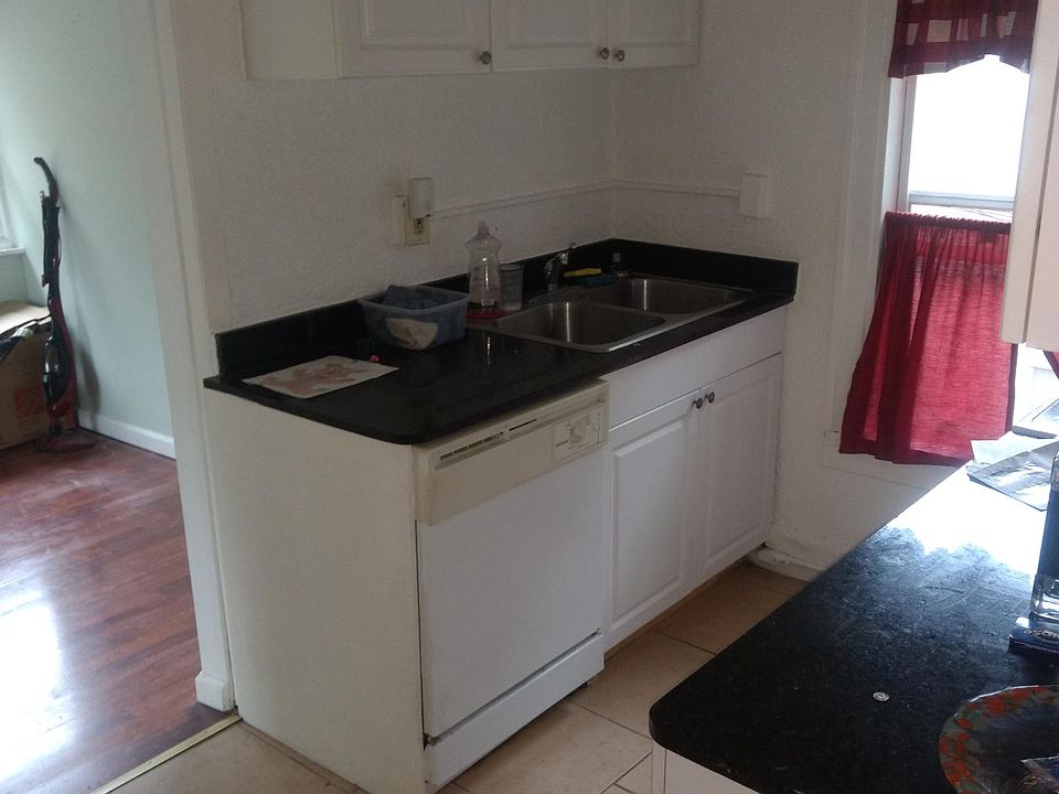 2nd image of 1001 Crescent Lake Dr APT 2