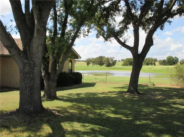 215 Monkey Rd, Elgin, TX 78621