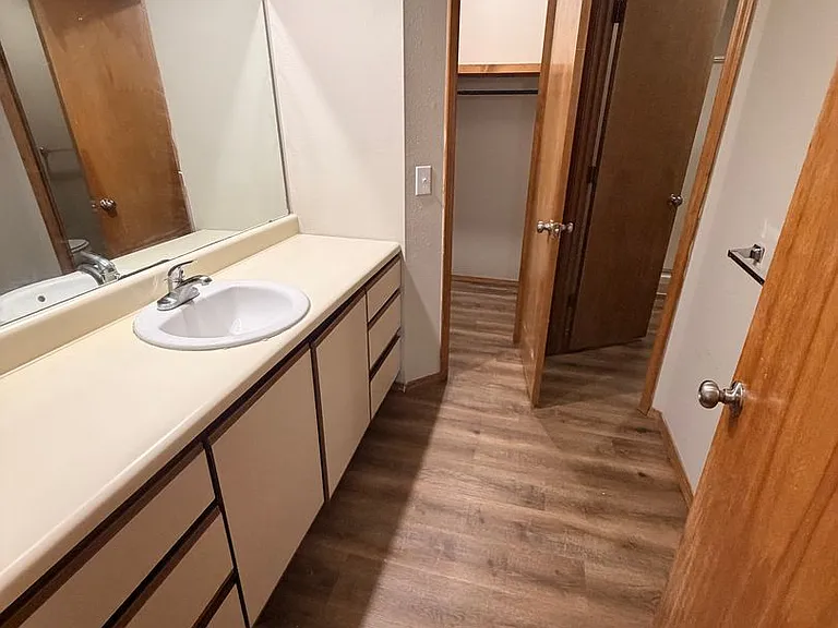 3541 S Jefferson Ave — Photo 19