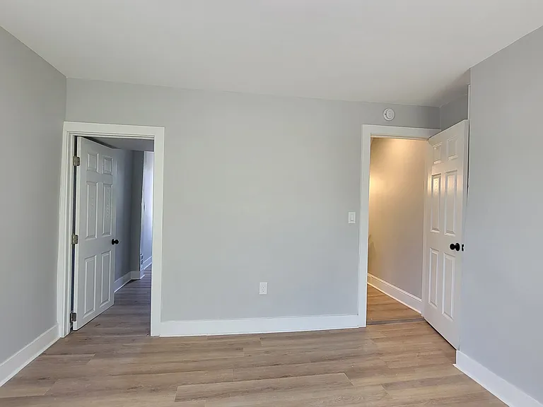1504 McHenry St — Photo 9