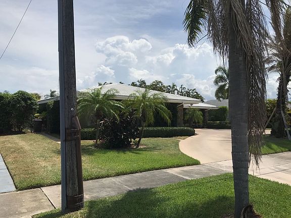3rd image of 732 Sandpiper Way