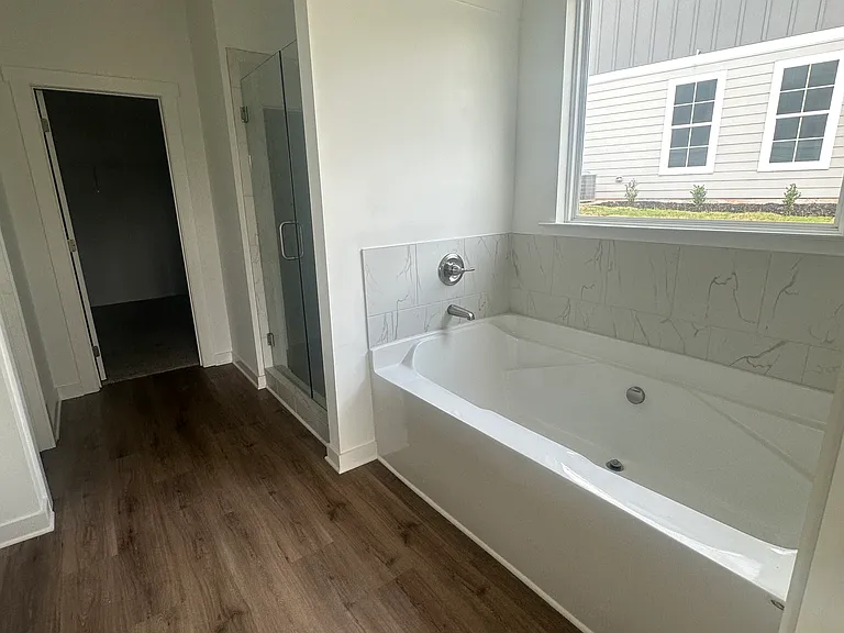 Owner's suite soaking bathtub
