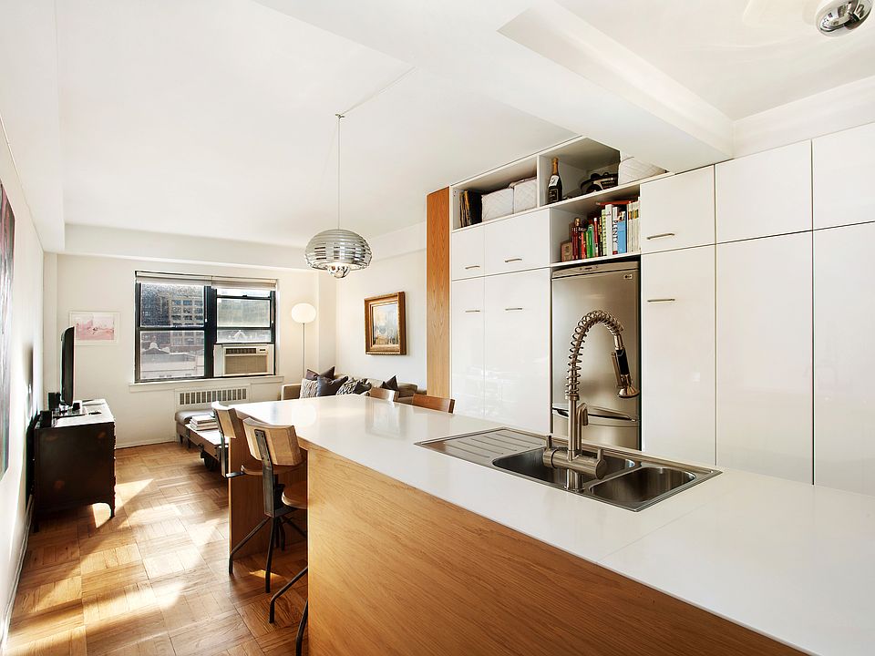 1st image of 180 W Houston St APT 9D