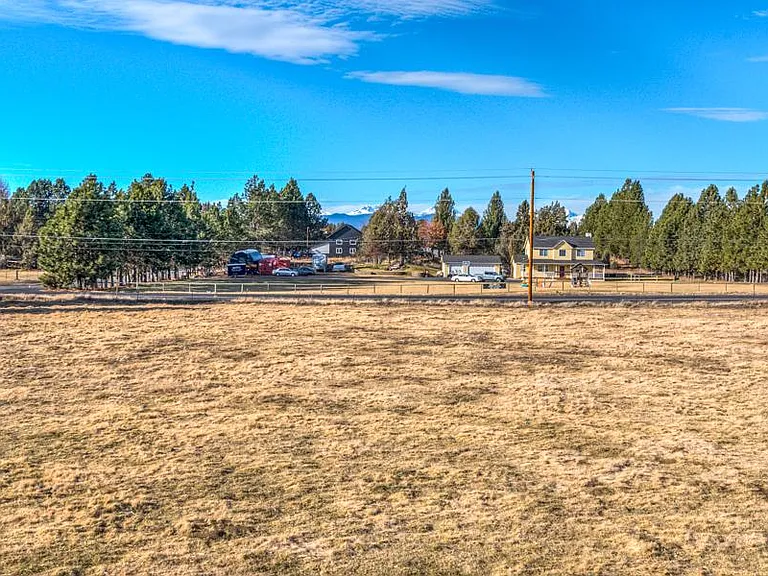 63310 Deschutes Market Rd — Photo 3