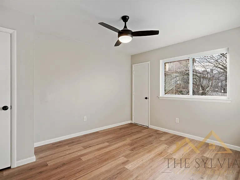 Gorgeous Renovated 1 & 2 Bedroom Apartment @ 1512 Court — Photo 19