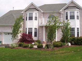 21 Lockewood Ln, Hightstown, NJ 08520