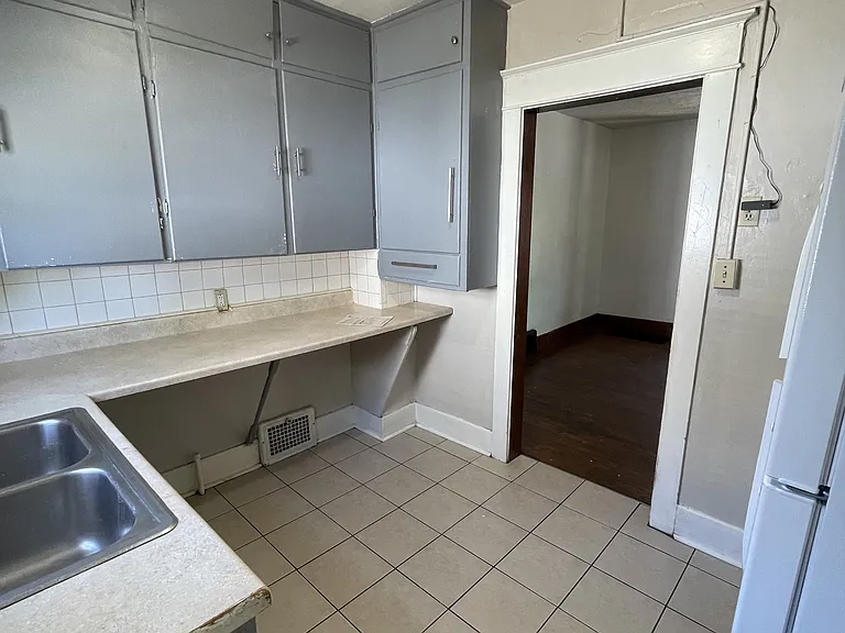 832 N Larch St #3 — Photo 11