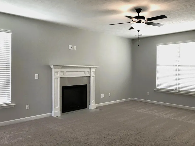 1052 Mulford Loop — Photo 6