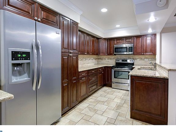 5th image of 156 Woodgate Ln