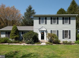 1 Rosewood Dr, West Grove, PA 19390