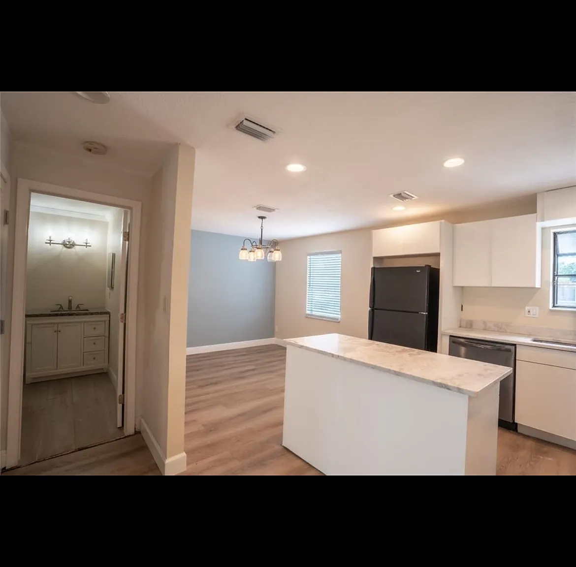 3 bed, 1408 sqft, $2,100 — Photo 2